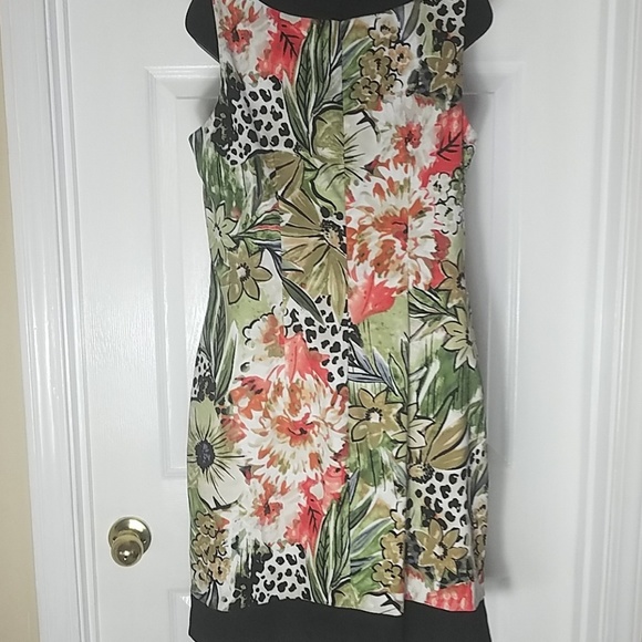 Kim Rogers, Floral dress, size 12 - Picture 2 of 6
